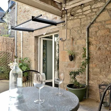 Le Gite Du Chateau - Duplex En Centre-Ville Dinan Exterior foto